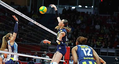 Fenerbahçe, Şampiyonlar Ligi'ne altın setle veda etti