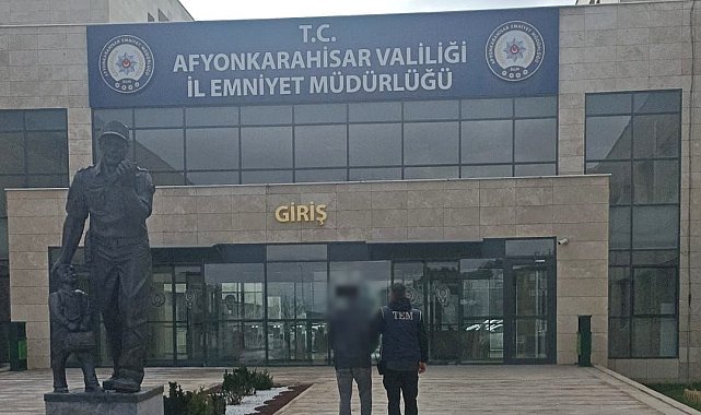FETÖ'den aranan eski komiser yardımcısını polis yakaladı