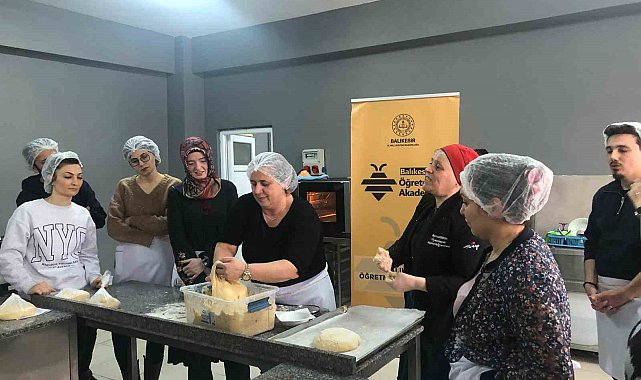Gastronomi Akademisinde Dursunbey kabaklı ekmeği tanıtıldı