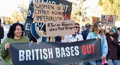 Güney Kıbrıs'ta fırlatma rampası protestosu