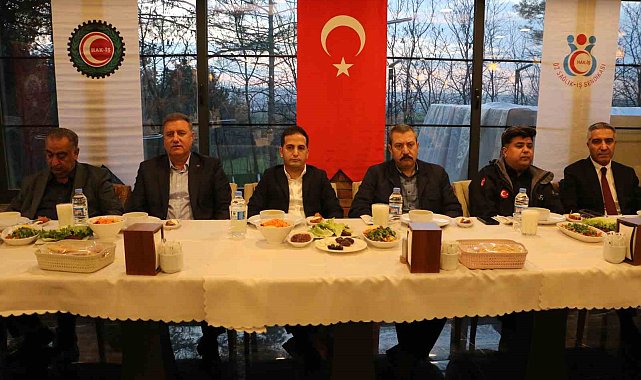 Hak-İş Diyarbakır İl Başkanlığı üyeleri iftarda buluştu