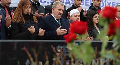 Helikopterin düşmesi sonucu BBP Genel Başkanı Muhsin Yazıcıoğlu ile birlikte hayatını kaybeden İsmail Güneş ve 4 kişi mezarları başında anıldı