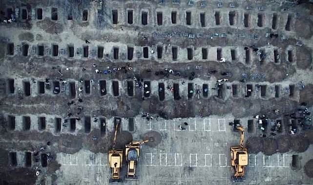 İran Dışişleri Bakanı Arakçi ilkokula düzenlenen saldırıda ölen çocuklar için kazılan mezarları paylaştı