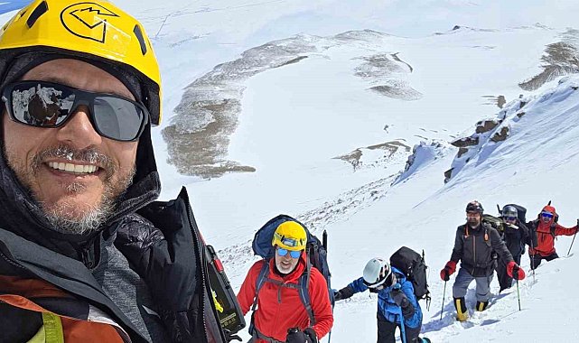 İstanbul Doğa Sporları Kulübü'nden Süphan Dağı'na kış tırmanışı