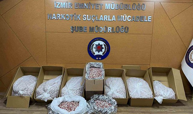 İzmir'de narkotik polisi 356 bin uyuşturucu hap yakaladı