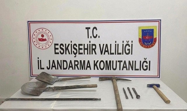 Kaçak kazı yapan 3 şüpheli suçüstü yakalandı