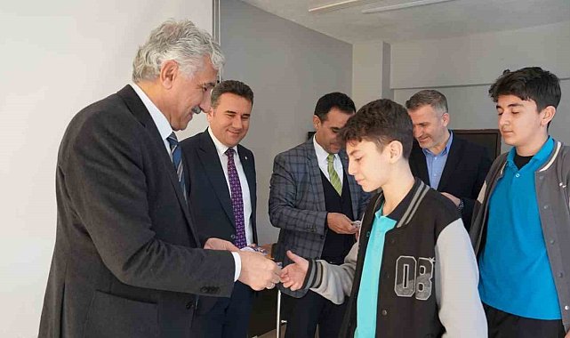 Kahta Belediyesi'nden YKS ve LGS öğrencilerine dijital destek