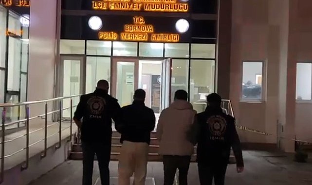 Kapıyı 'polisiz' diyerek açtırdılar, silahla vurup 550 bin lira parayı çaldılar