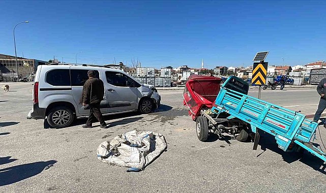 Karaman'da bir kişinin ağır yaralandığı kaza anı kamerada