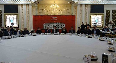 Kilis Valisi Kalaylı, muhtarlarla iftar programında buluştu