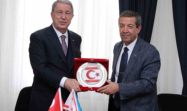 KKTC Dışişleri Bakanı Ertuğruloğlu, TBMM Milli Savunma Komisyonu Başkanı Akar ile görüştü