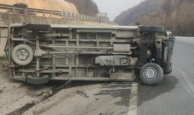 Kontrolden çıkan minibüs takla attı, sürücü yaralandı