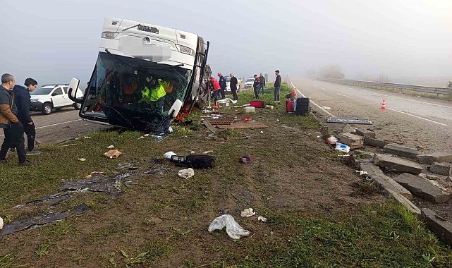 Kozan'da yolcu otobüsü devrildi: 2 ölü, 17 yaralı