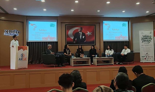 Kütahyalı öğrenciler "Yeşil Adımlar Zirvesi"nde göz doldurdu