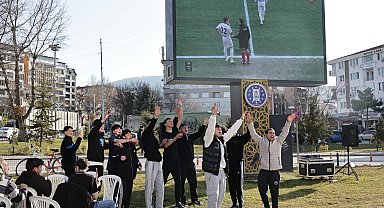 Kütahyalılar, Kütahyaspor'un zaferini dev ekrandan izledi