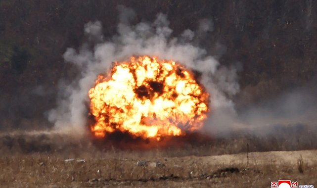 Kuzey Kore'de tank birliklerinin katılımıyla taktik saldırı tatbikatı