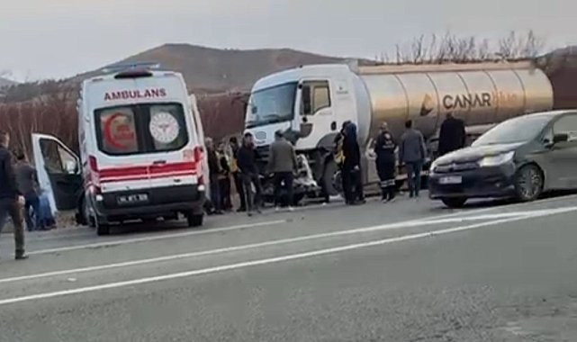 Malatya'da kontrolden çıkan kamyon hafif ticari araca çarptı: 1 ölü, 1 yaralı