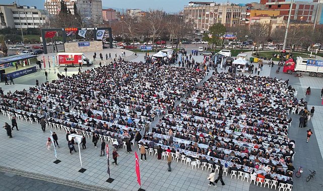 Manisa Büyükşehir'in 'İftar Sofrası' Salihli'de kuruldu