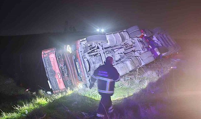 Mardin'de tır devrildi: 1 yaralı