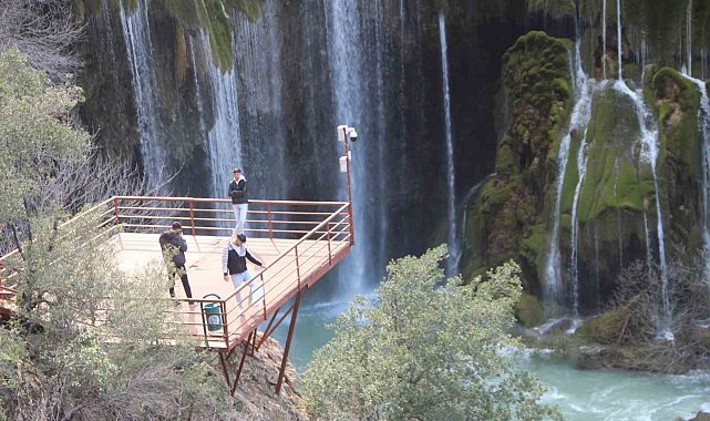 Mersin'in saklı cenneti Yerköprü Şelalesi ziyaretçileri hayran bırakıyor