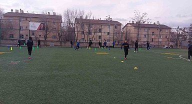 Muş'ta futbol antrenmanları sürüyor