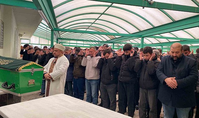 Sahurda fenalaştı, hastanede hayatını kaybetti