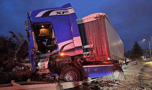 Samsun'da tır devrildi: 1 yaralı