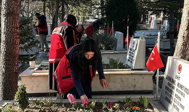 Şehitliklerde temizlik ve bakım çalışmaları başlatıldı