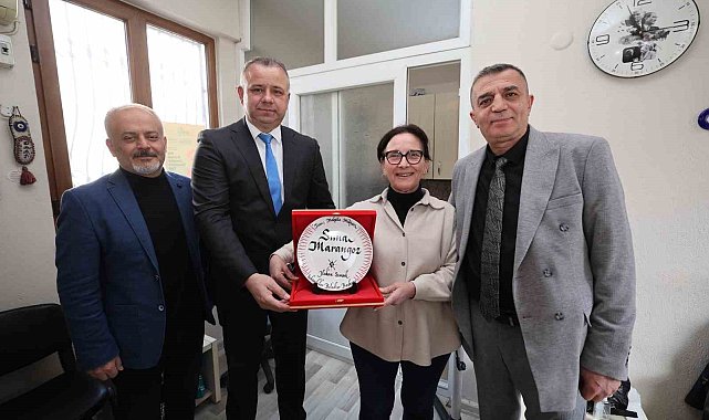 Şehzadeler'de kadın muhtarlara 8 Mart ziyareti