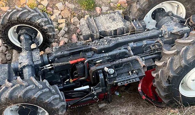Tarsus'ta traktör devrildi: 1 ölü
