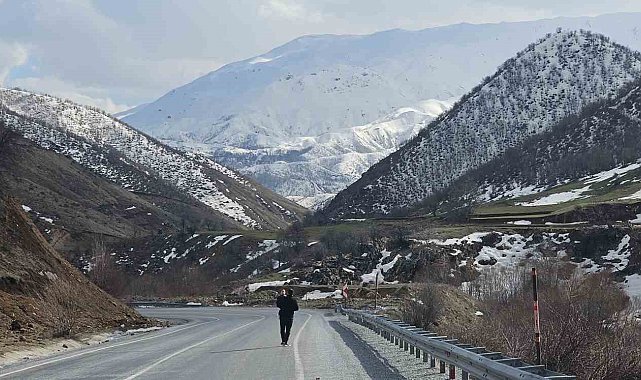 Tatvan ile Hizan arasındaki eşsiz manzaralar hayran bırakıyor
