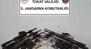 Tokat merkezli operasyonda çok sayıda silah ve mühimmat ele geçirildi