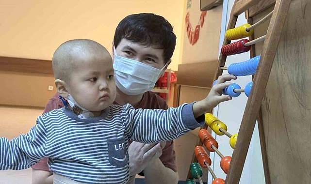 Türk kadın hekimin karaciğer nakliyle 3 yaşındaki Nuryiğit hayata tutundu