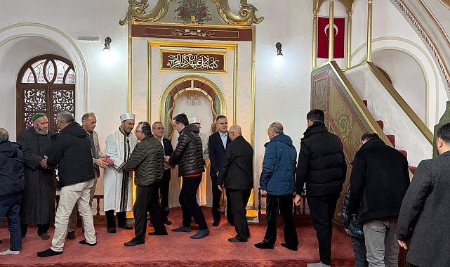 Vali Akbıyık bayram namazını Menteşe'de kıldı
