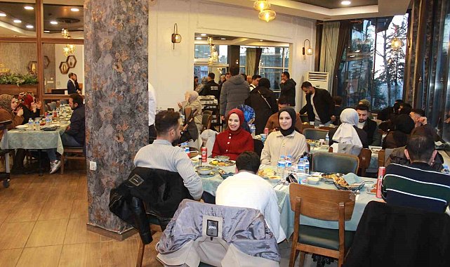 Vali Kızılkaya genç çiftlerle buluştu