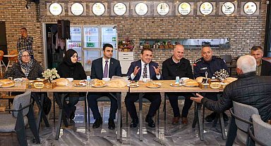 Vali Sözer, köy ve mahalle muhtarlarıyla iftar programında bir araya geldi