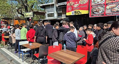 23 Nisan'da bedava kokoreç izdihamı