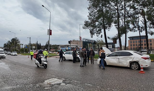 Adıyaman'da dört araç bir birine girdi