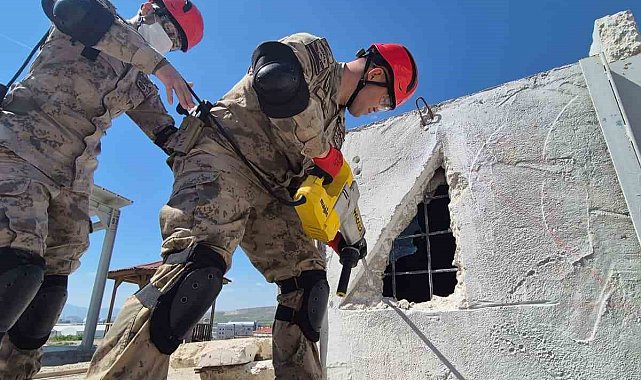 AFAD'dan jandarma komandolara arama ve kurtarma eğitimi