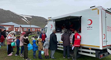 Ağrı'da deprem sonrası Kızılay sahada