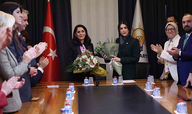 AK Parti'de devir teslim: Nilhan Ayan göreve başladı
