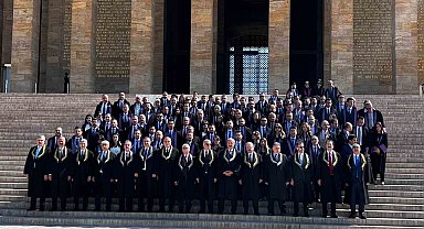 Anayasa Mahkemesi heyeti Anıtkabir'i ziyaret etti