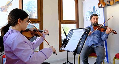 Antakya Belediyesi'nden ücretsiz keman kursu