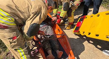 Antakya'da traktörün altında kalan kadın yaralandı