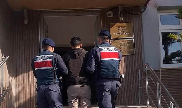 Antalya'da 28 yıl kesinleşmiş hapis cezasıyla aranan hükümlü yakalandı