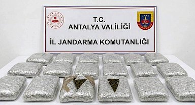 Antalya'da jandarmadan uyuşturucu operasyonu: 30 kilogram skunk maddesi ele geçirildi