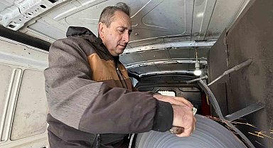 Arabası atölyesi oldu: Bıçakçı 35 yıldır Trakya'da bıçak biliyor