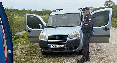 Aracında silahla vurulmuş halde bulundu