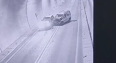 Artvin'de 7 kişinin yaralandığı tünel kazası kamerada