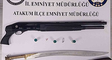 Atakum'da ruhsatsız silah ve kılıç ele geçirildi